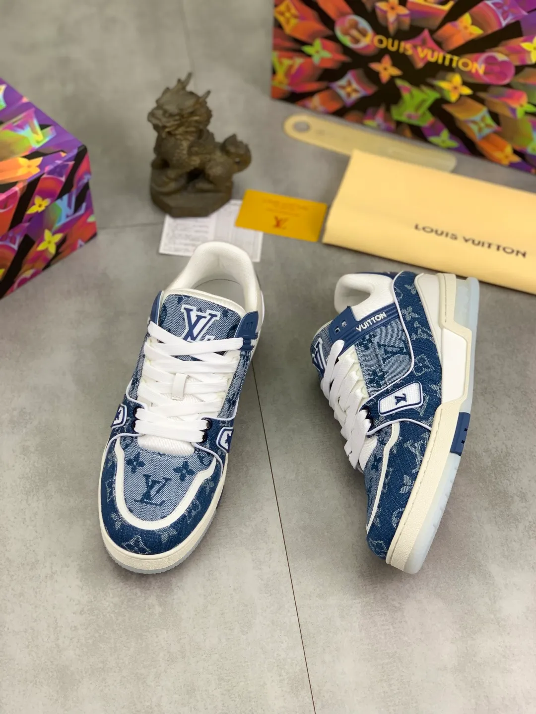 Men's men's shoes 💰P540 New style 💰💎💎Latest color High version 2025Louis*Vuitto* LV Traine catwalk TRAINER outsole and fabric private model A shoe that definitely costs a lot of money and effort. This series was designed after the arrival of Vifgil. It is favored by many fans every season. Original TPU outsole Original packaging Color: black Available in white (available from stock, super fast shipping) Code number: 35-46